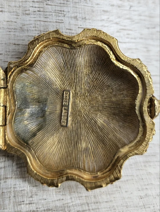 Vintage 1960s Estee Lauder Perfume Compact Gold Tone Floral Pumpkin Youth Dew - Picture 8 of 12